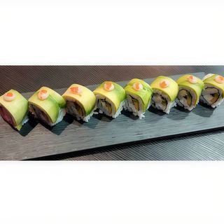 Dragón roll 8 uni