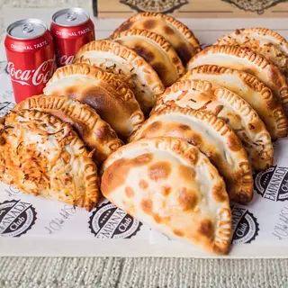 Pack de 12 Empanadas + 2 bebidas