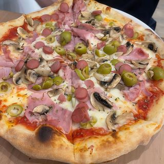 Pizza Capricciosa (Familiar)