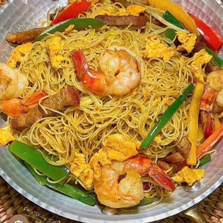 Fideo De Arroz Con Tres Delicias