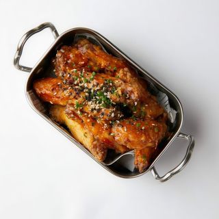 Alitas de pollo con salsa de barbacoa oriental