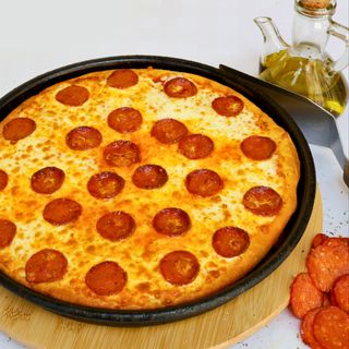 JOHNNY PEPPERONI - Massa Chicago (30CM)