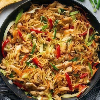 Yakisoba Con Pollo