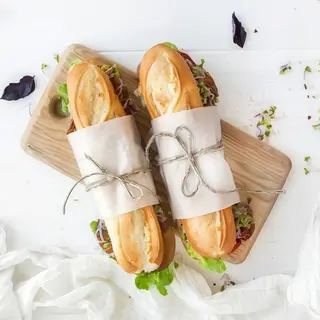 Bocata Pescado Empanado El Taro