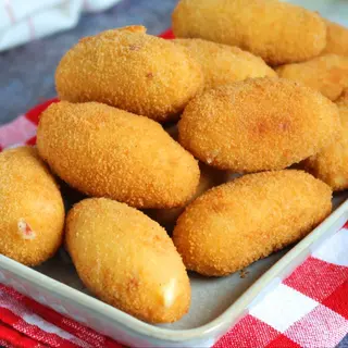 Croquetas de pollo asado