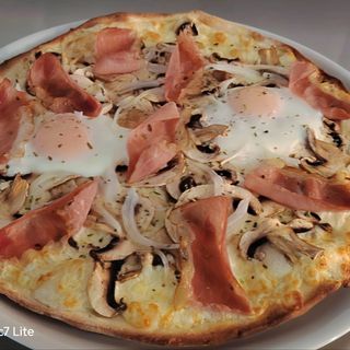 Pizza Carbonara Con Huevo (30 Cm.)