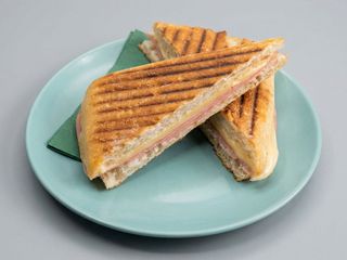 Planchado De Jamón Dulce Y Queso