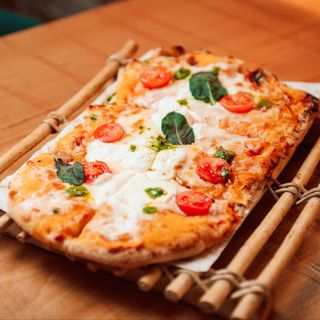 Coca-Pizza de Burrata