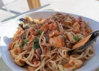 3. Tallarines Con Marisco