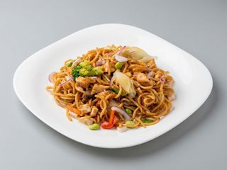 Yakisoba Con Pollo 