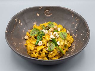 Pasta  Fresca con pesto rojo,