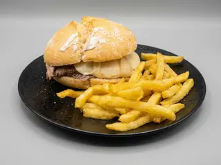 Montadito De Ternera Con Queso