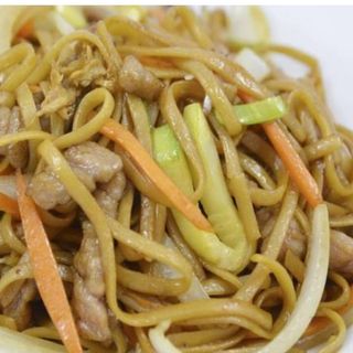 tallarines fritos con ternera