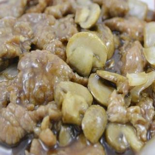 ternera con champiñones