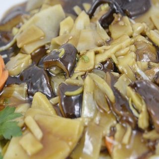 Bambú Y Setas Chinas Salteadas