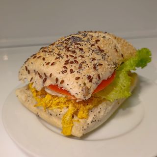 Bocadillo de Pollo Curry