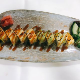 67. Uramaki Dragón (8 Uds.)