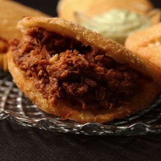 Arepa Carne Mechada