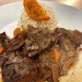 Arròs amb carn de vedella i verdures