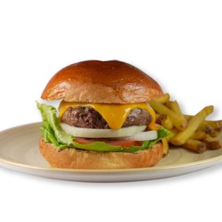 Hamburguesa BBQ y patatas fritas