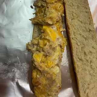 bocadillo de atún francesa