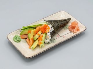 Temaki Salmón Y Aguacate