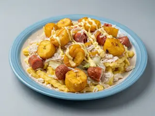 Salchipapas Con Maduro 