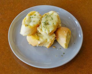 Pan De Ajo Con Mozzarella