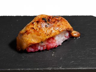 Nigiri de foie sopleteado