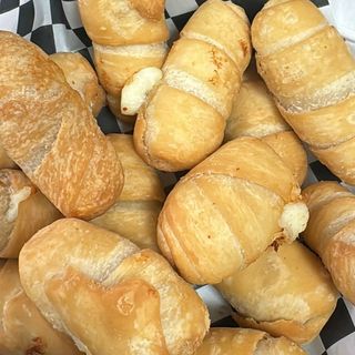 Pack 50mini tequeños +2tipo de salsa a elegir