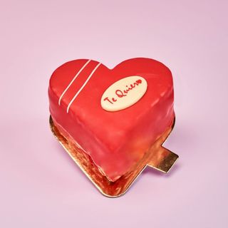 Pastel corazón fresa