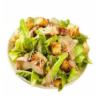 Ensalada Cesar Con Pollo Crujiente