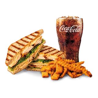 Menú Sándwich Club Pollo César