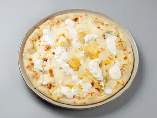 Pizza 7 Quesos  (36 cm.)