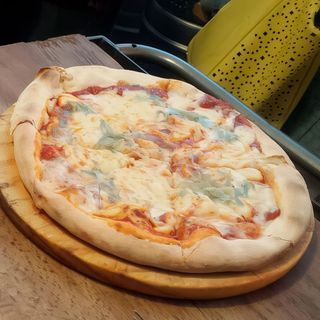 Pizza 4 Quesos (28 Cm.)