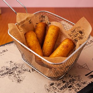 TEQUEÑOS DE PLATANO