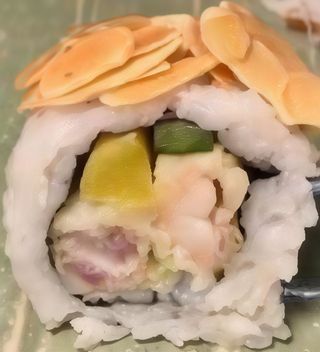 102C. Gamba con Takuwan roll(8 piezas)