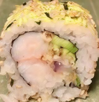 114B. Gamba furikake roll (8 piezas)