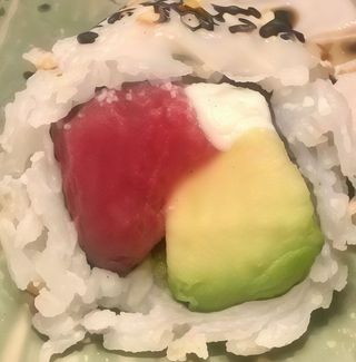 110. Atún Roll (8 piezas)
