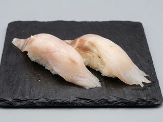 73. Sushi Lubina (2 piezas)