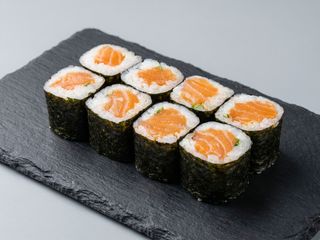 95. Maki Salmón Picante (8 piezas)
