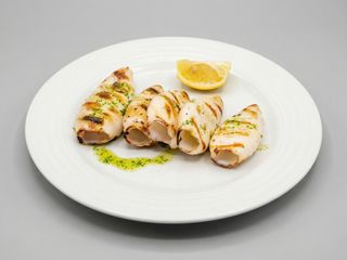 Calamars frescos amb amanida