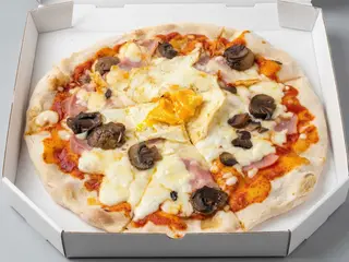 Pizza Calzone abierta.