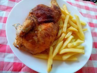1/2 Pollo Asado Con Patatas (Pequeña)