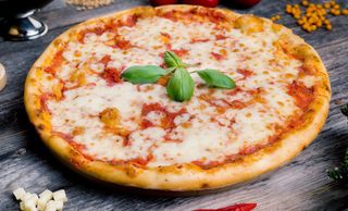 Pizza Margarita (Mediana)