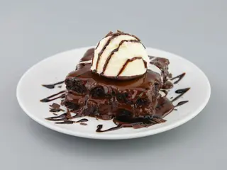 Brownie Con Helado De Vainilla