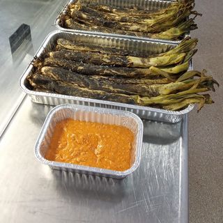 Calçots de Valls amb salsa romesco