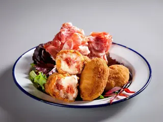 Ración De Croquetas Jamón Ibérico (6 Uds.)