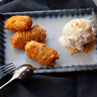 Wontons Fritos De Chocolate Y Plátano (3 Uds.)