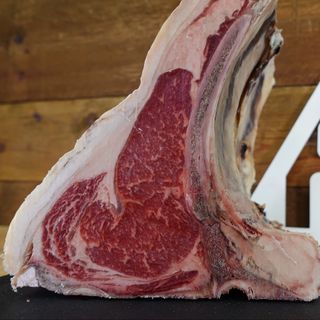 Chuleta de vaca frisona del Pirineo